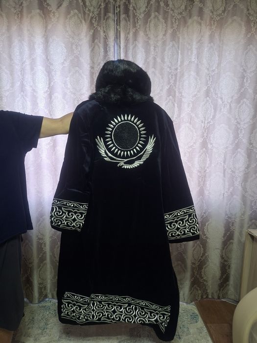 Продам красивый казахский чапан