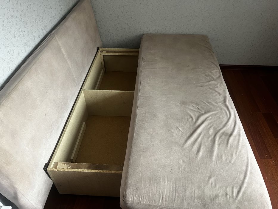 Отдам даром тахту