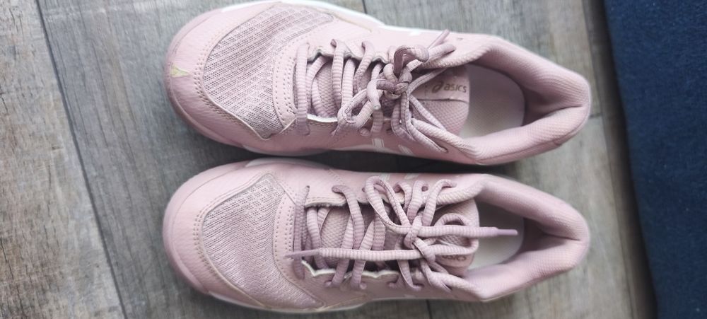 Маратонки за тенис или бадминтон за момиче 36 Asics