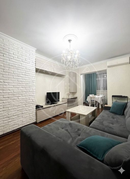 3в4/4/9 Паркентский,ориентир Корзинка,с ремонтом,100 м2, балкон 2*6