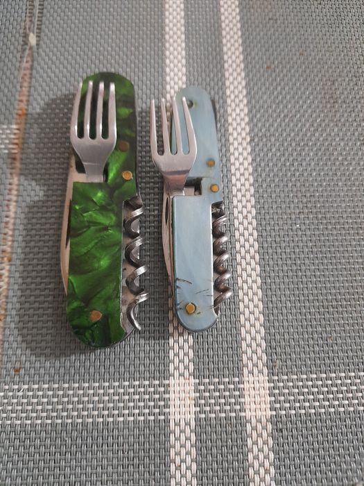 Briceage vechi de vanzare.