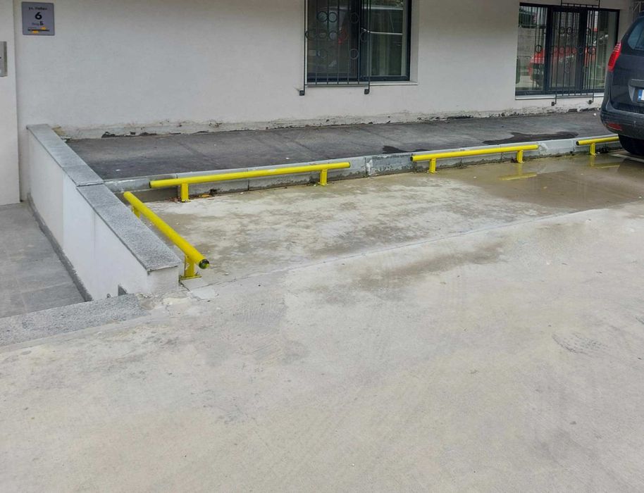 Дава се под наем Гараж / Паркомясто в Варна, Изгрев - 13 кв.м за 51 € - Снимка #1