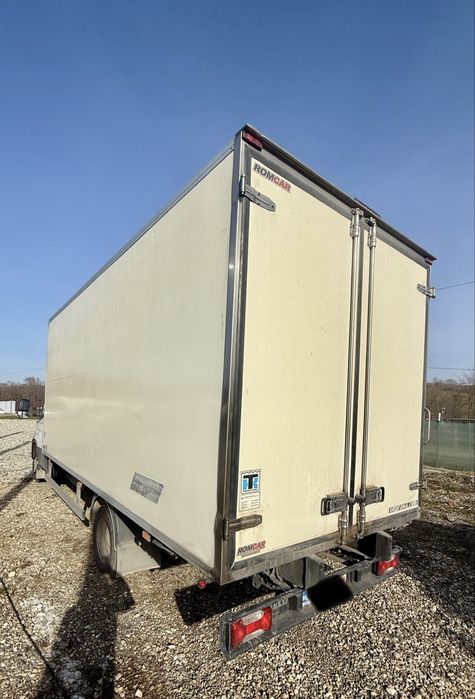 Cub/ bena iveco daily frigorific unu de 10 europaleti si une de 8 euro