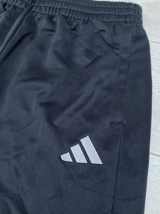 Pantaloni de trening bărbați Adidas nou, M