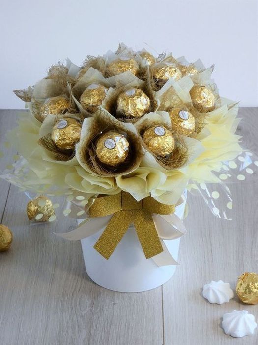 Живые цветы в шаре , оригинальные подарки