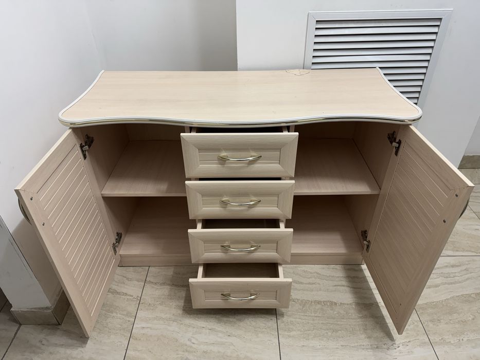 продам комод для спальни