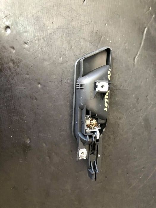 maner usa interior  stanga spate vw jetta