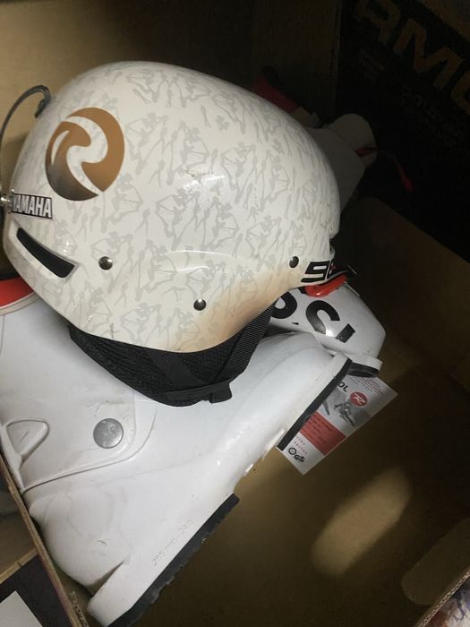 Ски каска Rossignol