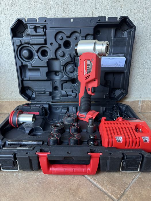 Presa sertizare Milwaukee M18 HKP