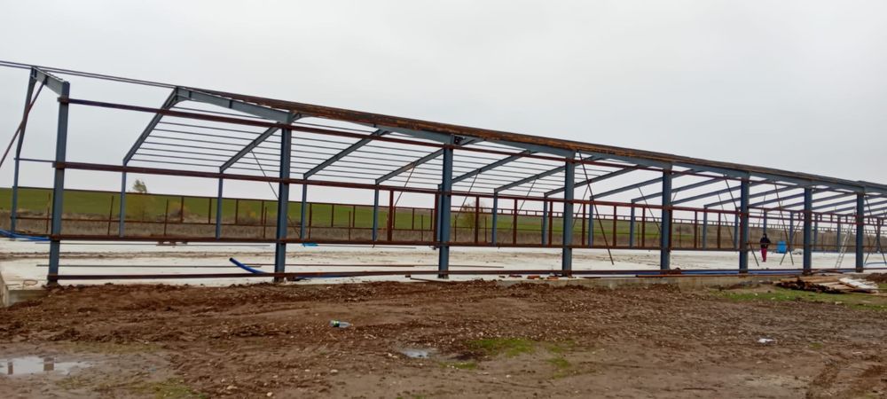 Vand hale metalice mici si mari industriale