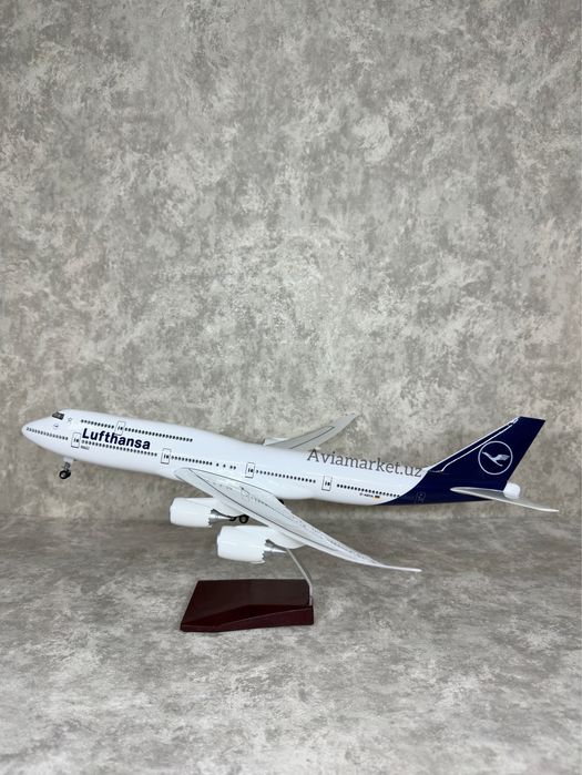 Самолет модель (BOEING-747-LUFTHANSA) с Led подсветкой