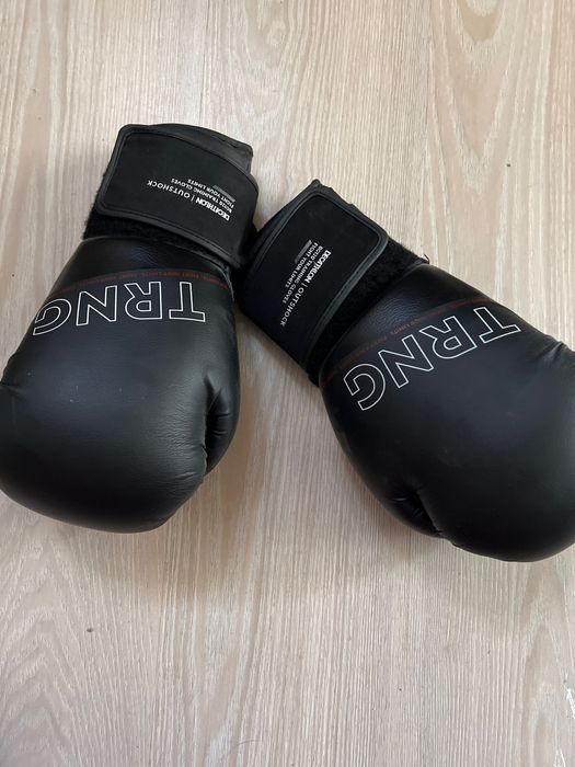 Боксерские перчатки