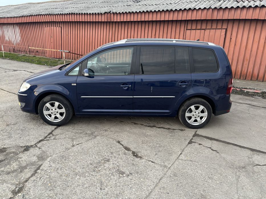 Vând vw touran dsg 2.0.   7 locuri