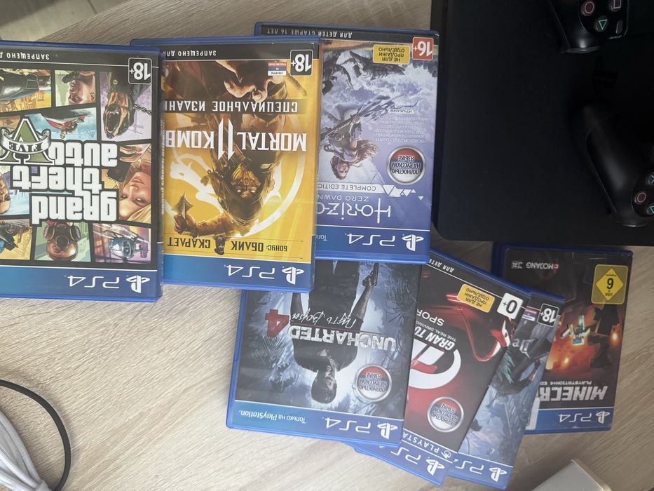 Продаю PlayStation 4