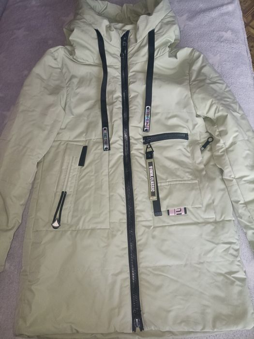 Продам куртку 134 р