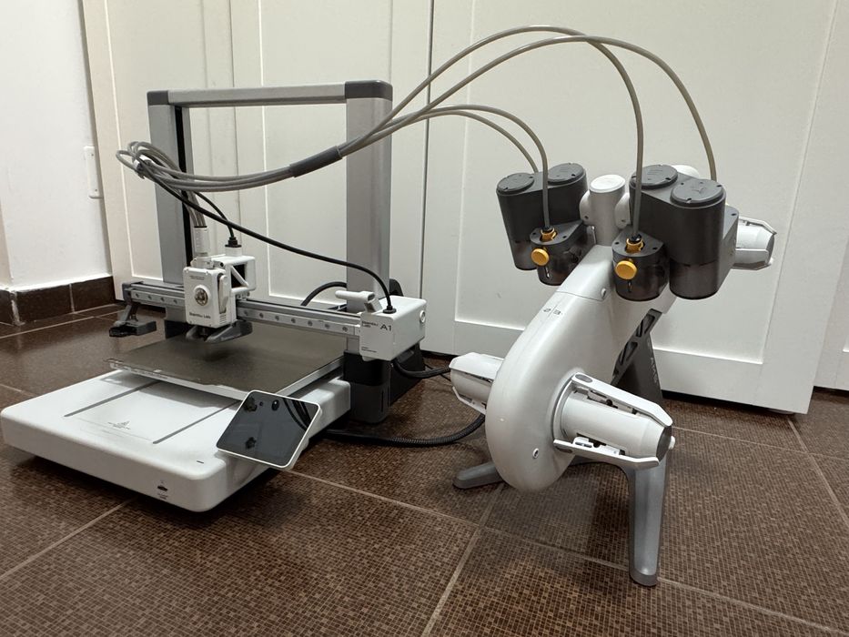 Imprimanta 3D BambuLab A1 cu AMS