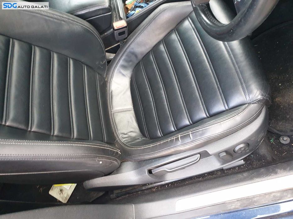 Scaun Piele Dreapta Fata cu Incalzire Volkswagen CC 2012 - 2017 [C3838]