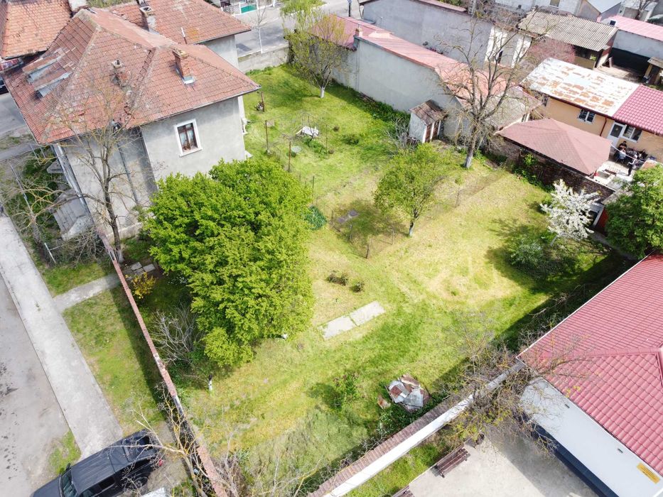 Vilă interbelica cu suflet, curte mare și vedere spre dealuri