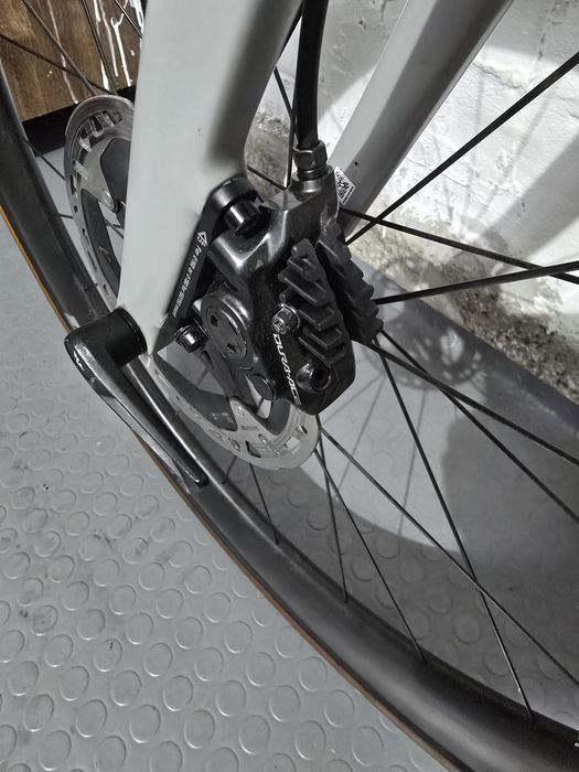 Карбонов шосеен,трекинг велосипед Canyon roadlite