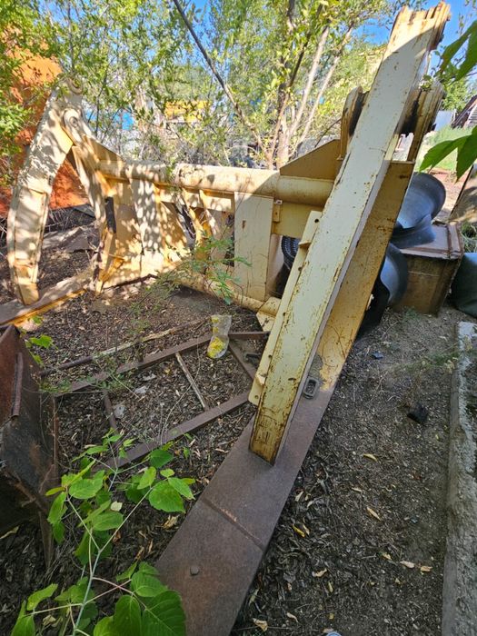 Продам вилы челюстные на погрузчик