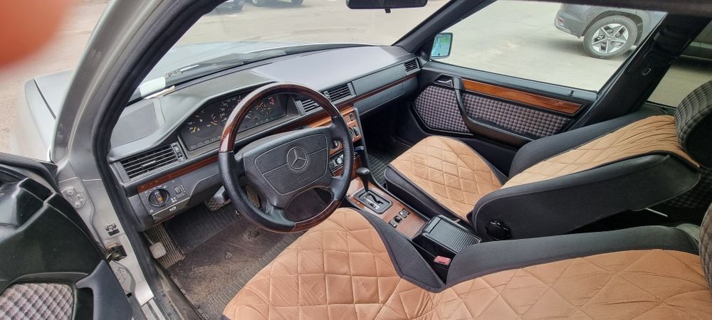 Продам машину w124