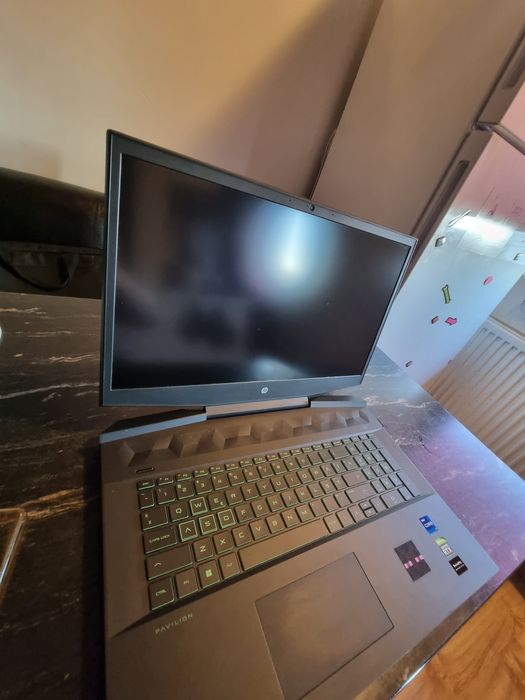 Vând laptop HP 17.3 inch