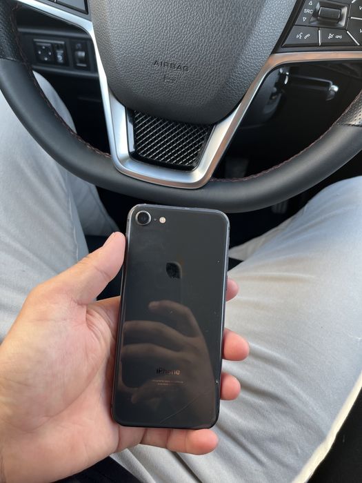 iPhone 8 с гарантии