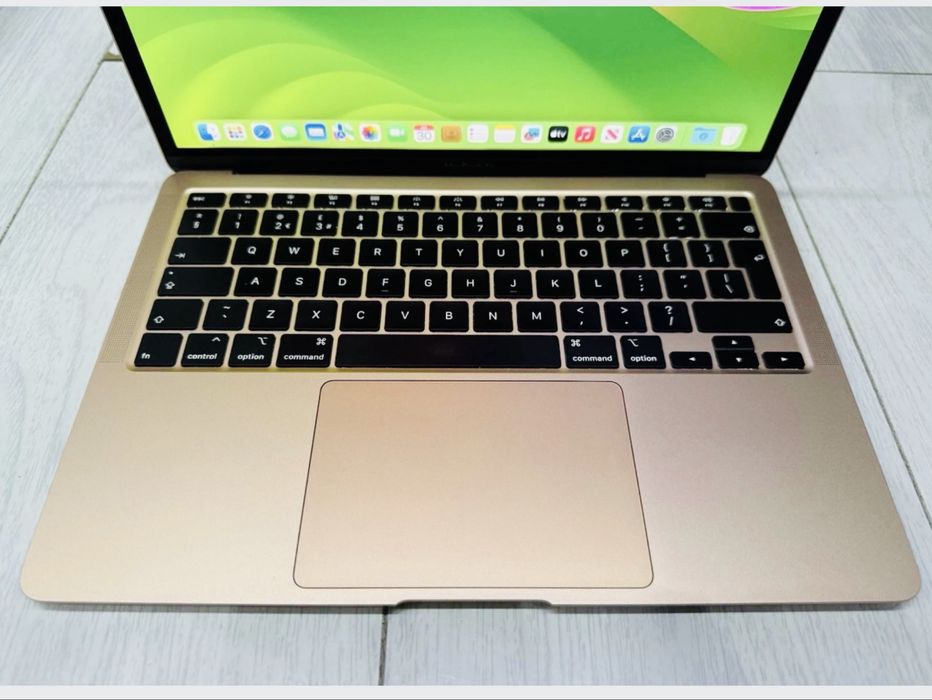 Apple MacBook Air M1 2020 de vânzare | OLX.ro