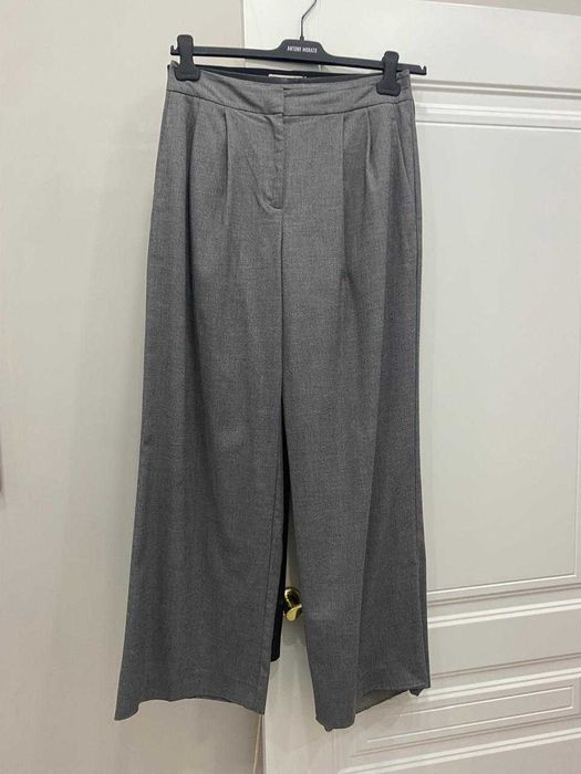 Вещи: платье, брюки, куртка, джинсы