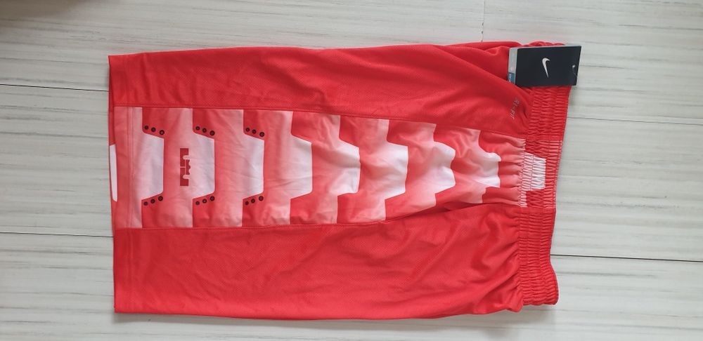Nike Dri - Fit  Lebron -  M / L  НОВО! ОРИГИНАЛ! Мъжки Къси Панталони!