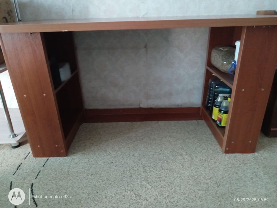 Продаем стол компьютерный