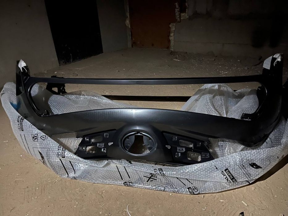 Toyota Rav4 Бампер новый оригинал