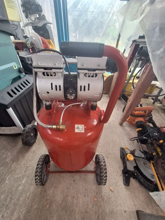 Compresor aer GeoTech 50l