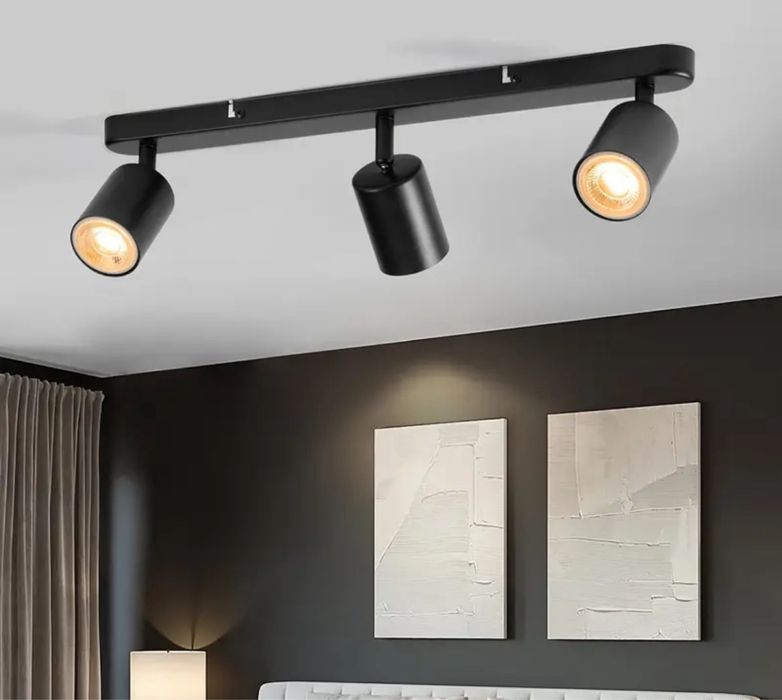 Таванна Лампа с 3 Регулируеми Спота и Метално Тяло