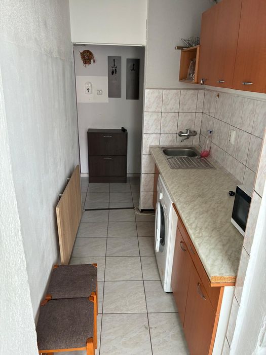 Închiriez garsoniera