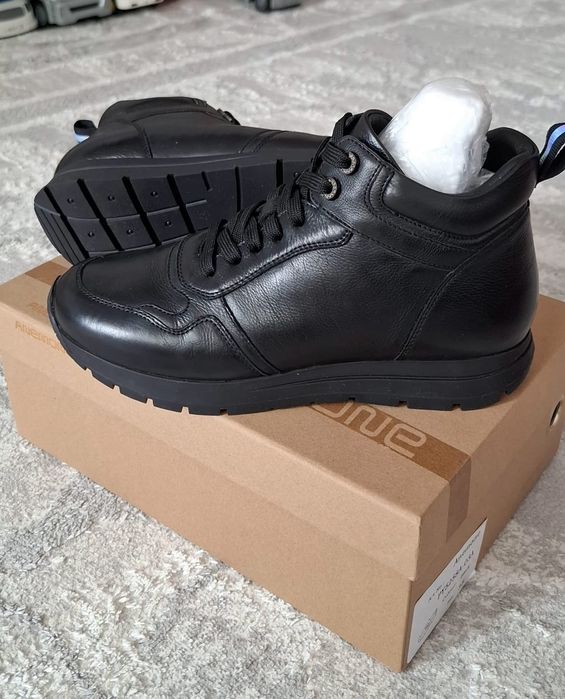 Кожанные женские кроссовки