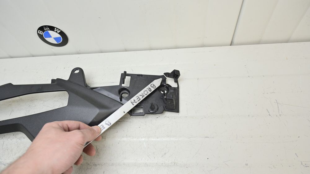 Plastic Trim Codita Spate Dreapta BMW S1000XR K69 2020 - 2025