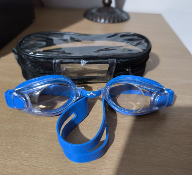 Очила за плуване