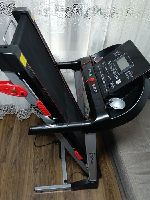 Bandă de alergare Fittronic J2000 – aproape nouă, cu garanție