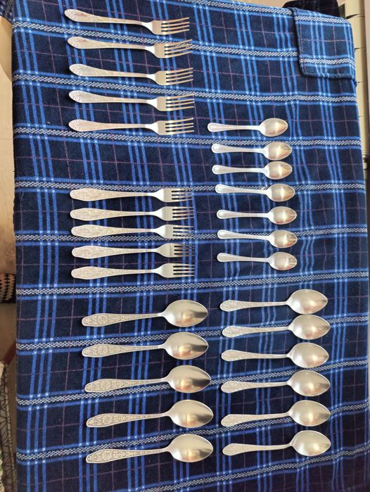 Продам столовые приборы