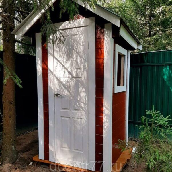 Деревянный туалет уличный