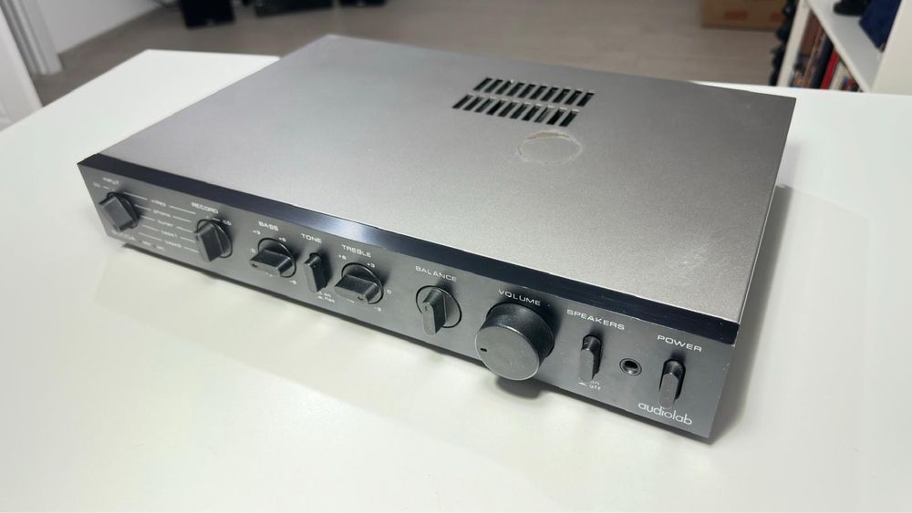 Amplificator integrat Audiolab 8000A