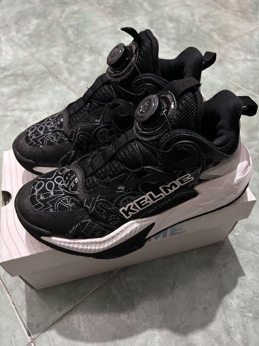 Зимни маратонки Kelme номер 37