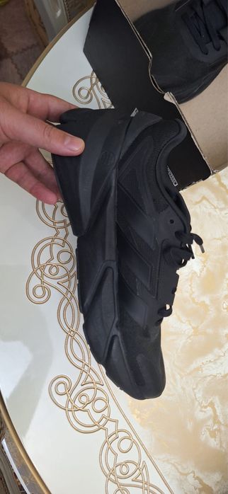 Продам кроссовки оригинал ADIDAS