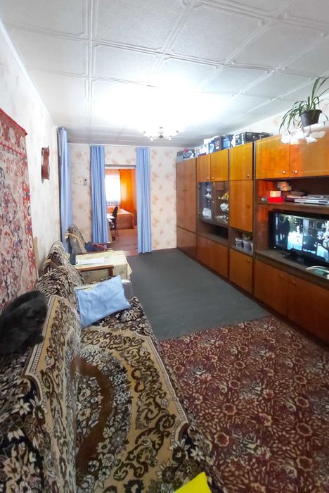 Продам 2-комн квартиру по пр. Строителей