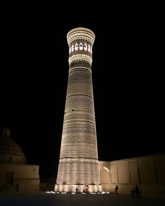 Пешеходные прогулки и транспортные туры по Бухаре Гид Транспорт Гостин