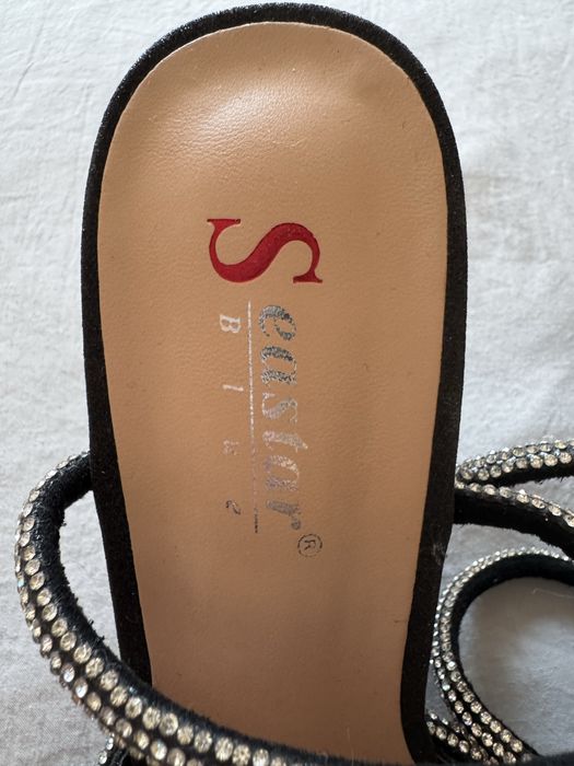 Красиви черни модерни токчета с панделка