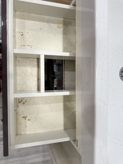 Шкаф и раковина сатылады