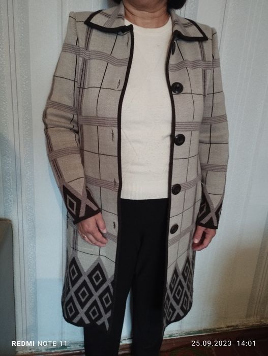 Продам женский трикотажный кардиган