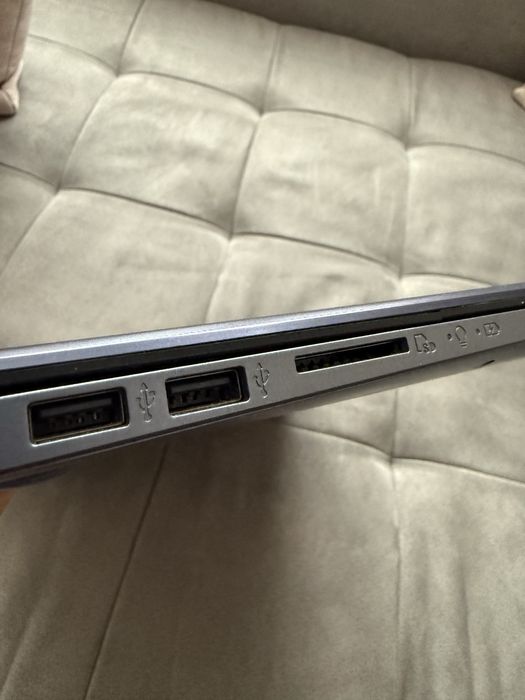 Лаптоп ASUS X510U